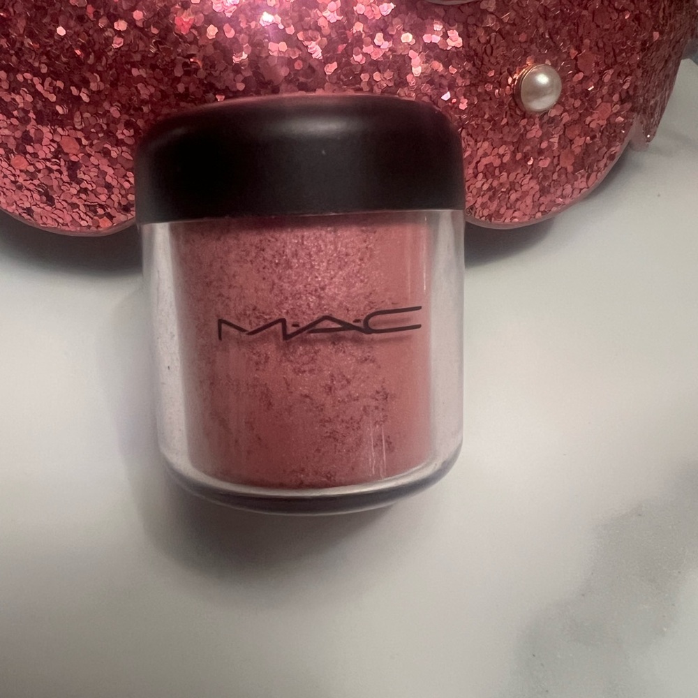MAC Fuchsia Pigment